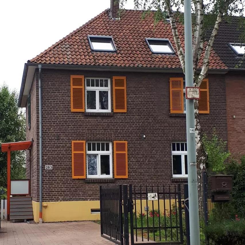 Helles Dachgeschoss-Appartement Krefeld Pokoj fotografie
